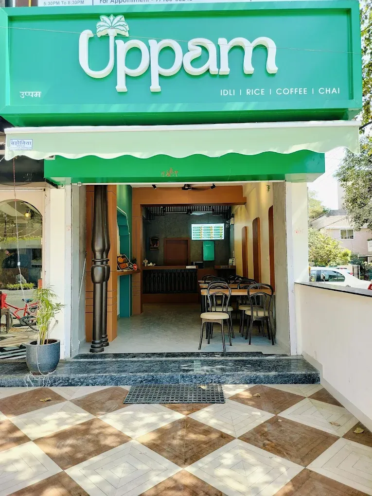 Sampurn Insurance Privilege Card partner network - Apollo Hospital, Medanta, Shalby, HCG, Manipal TruTest, restaurants and shopping partners offering exclusive OPD, IPD and diagnostic discounts in Indore, Dhar and Dhamnod